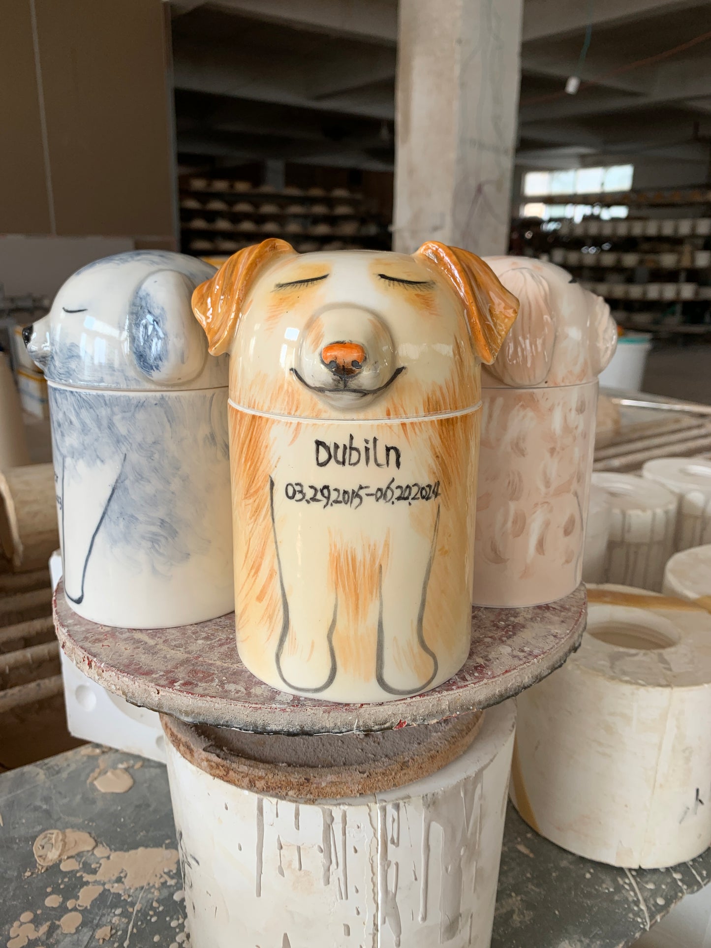 Bestselling! Hand-Painted Dog Memorial Urn – Unique Artistic Tribute (Custom Portrait & Text, 3 Sizes)