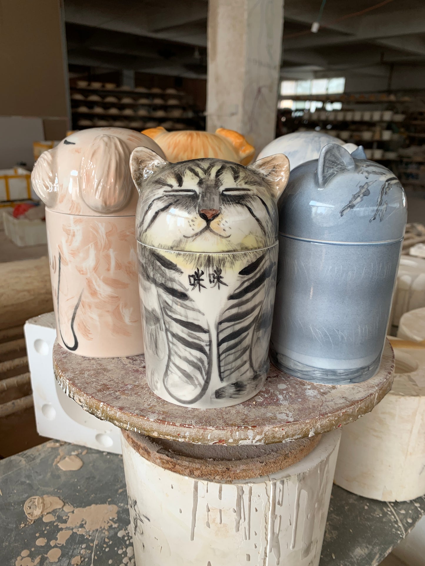 Hand-Painted Cat Memorial Urn – A Unique Artistic Tribute (Custom Portrait & Text)
