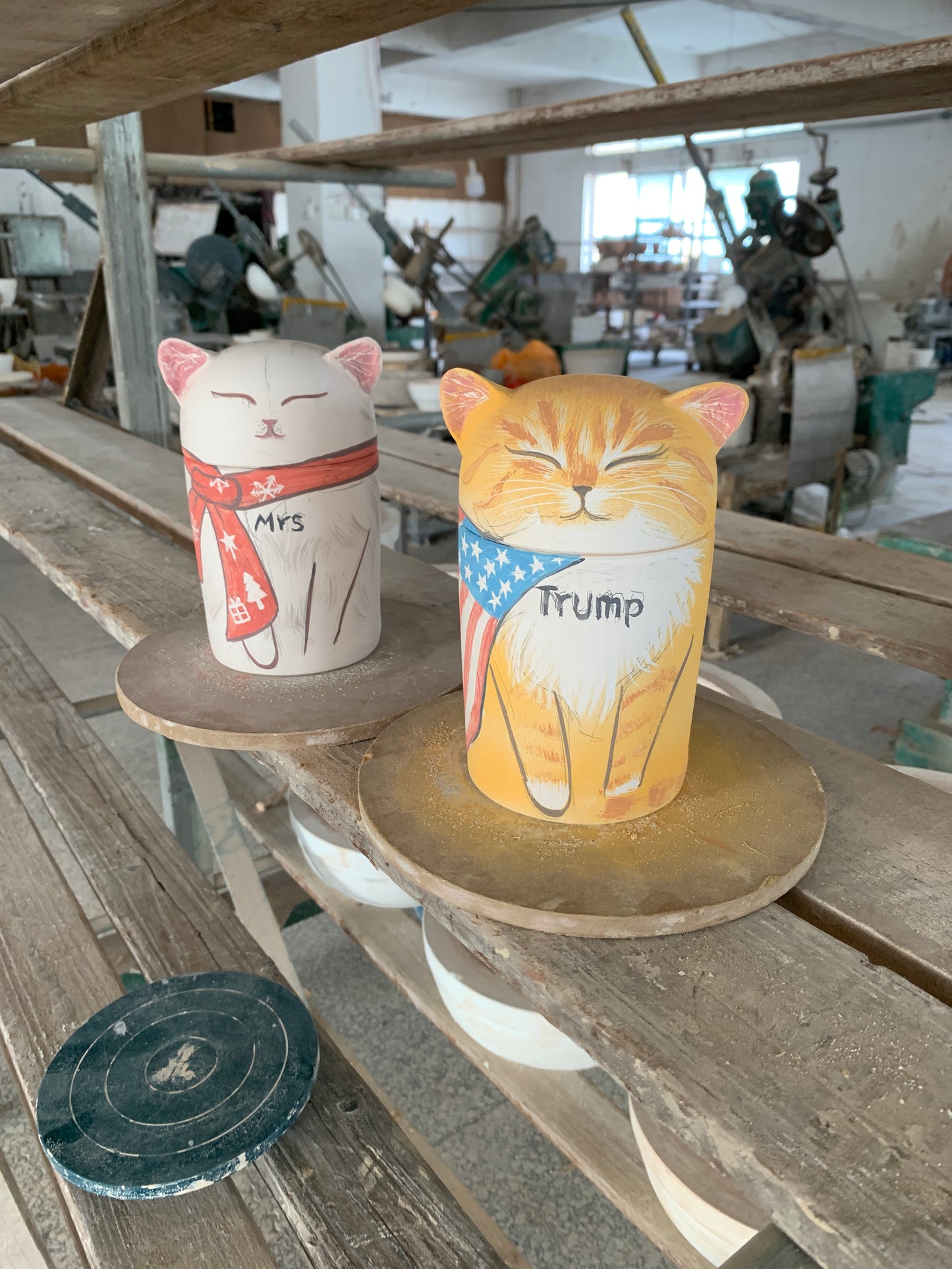 Artistic Hand-Painted Cat Memorial Urn – A Unique & Creative Tribute (Custom Portrait & Text)